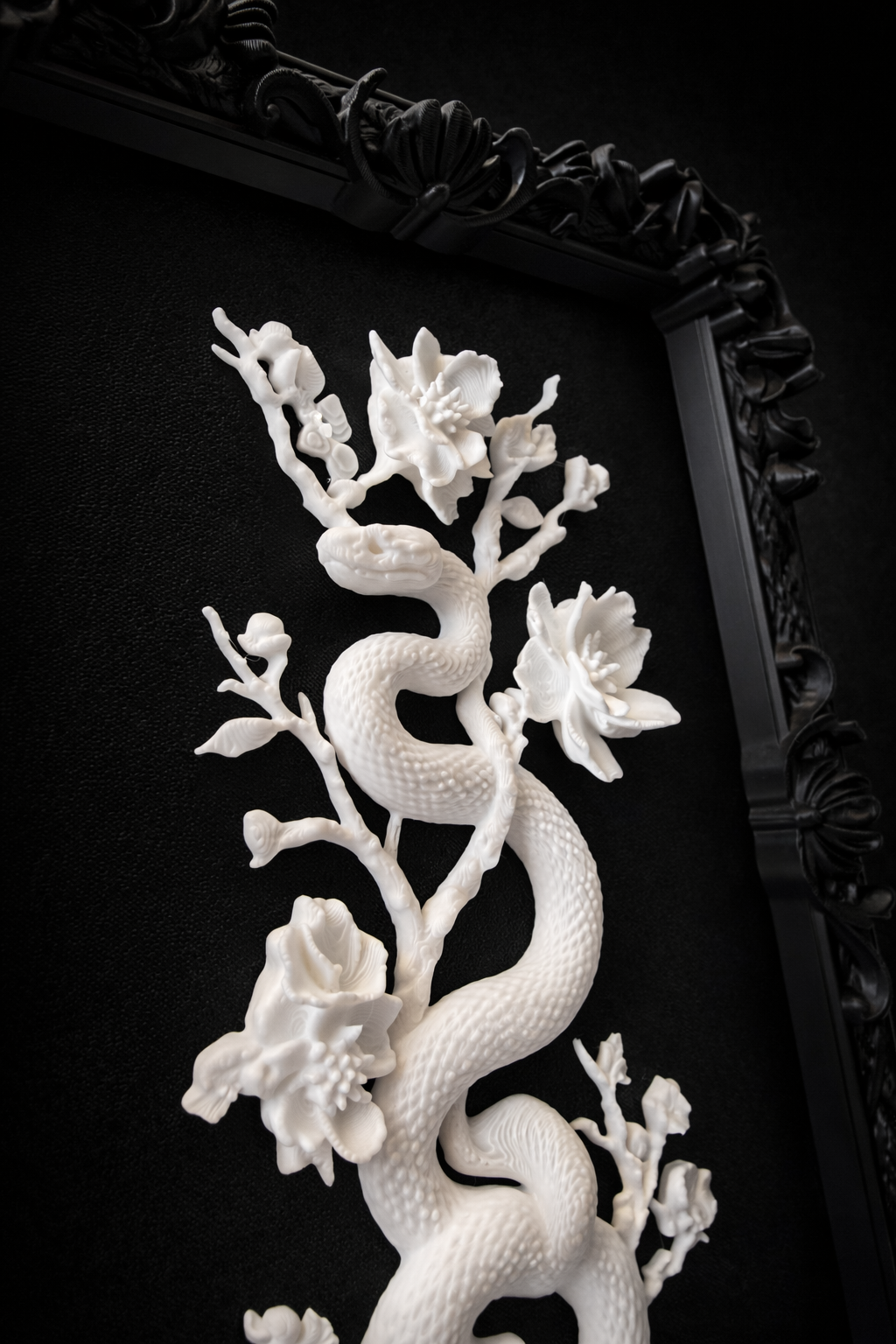 Eterna Yılan & Çiçek Rölyef Siyah Tablo