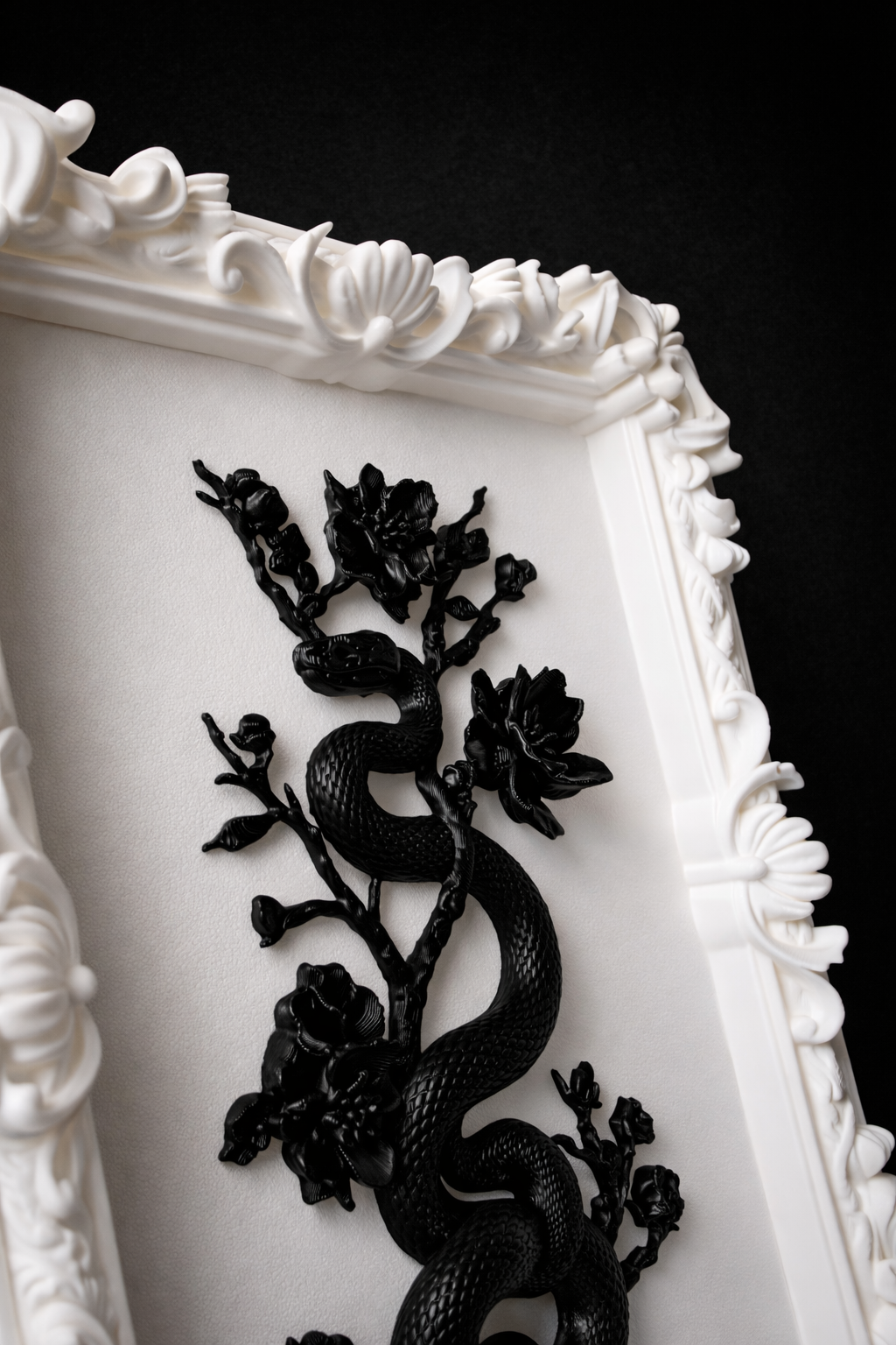 Eterna Yılan & Çiçek Rölyef Beyaz Tablo