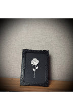 Monarch Rose Kabartma Gül Model Varaklı Premium Tablo |170MM x 230MM