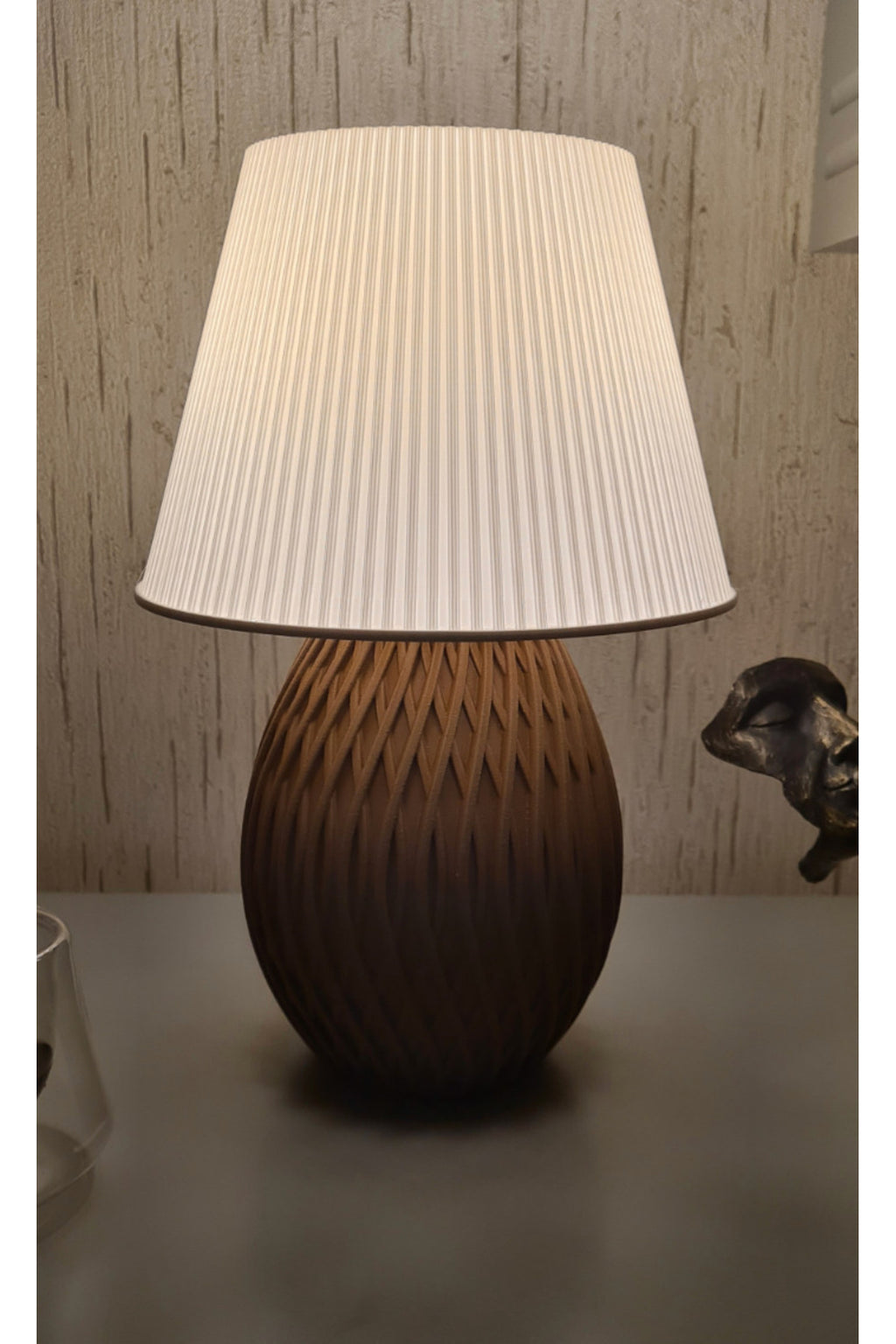 Kahverengi Terra Pleat – Dekoratif Masa Lambası | Modern Dekoratif Abajur