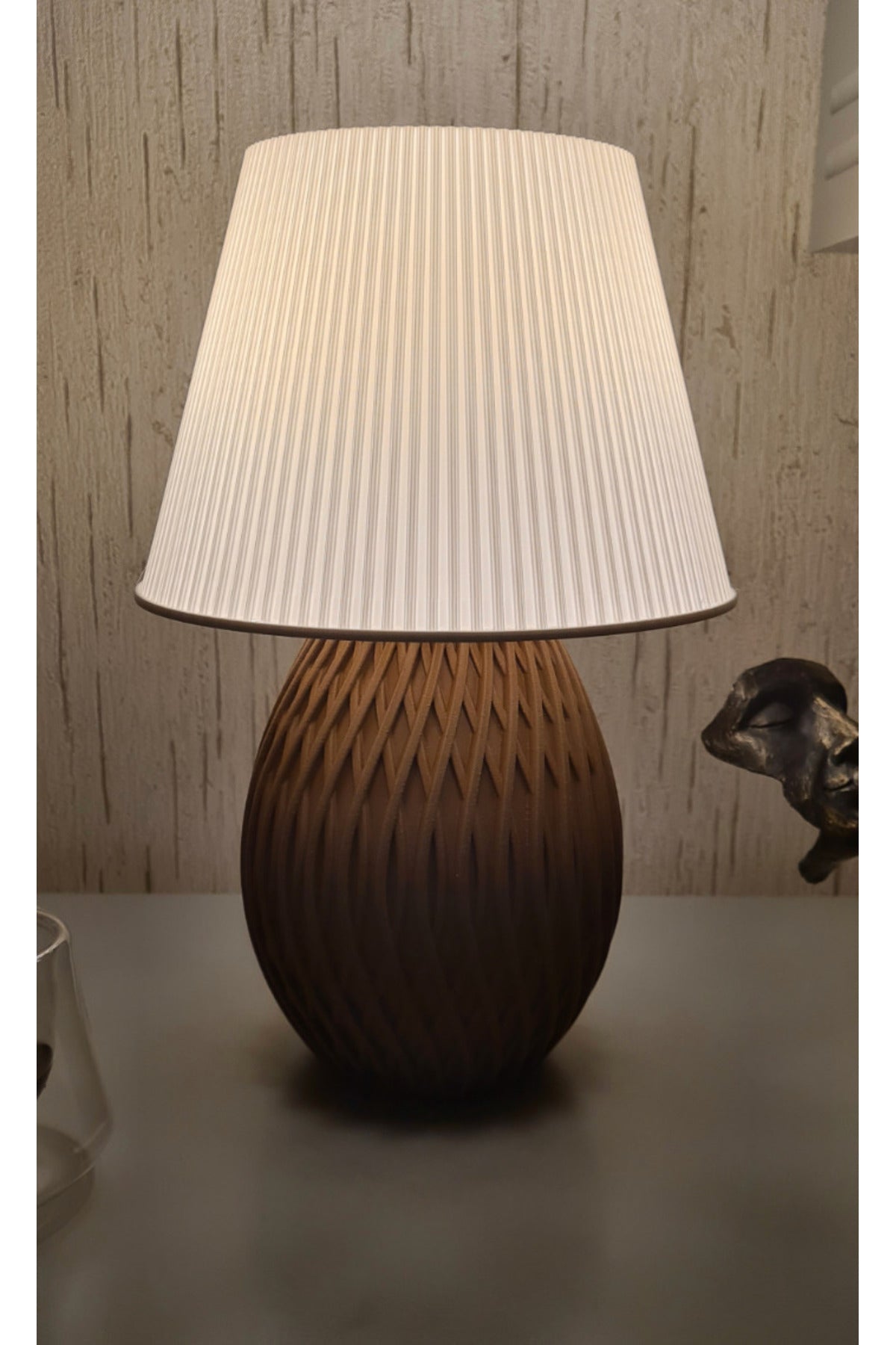 Kahverengi Terra Pleat – Dekoratif Masa Lambası | Modern Dekoratif Abajur