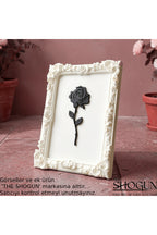 Monarch Rose Kabartma Gül Model Varaklı Beyaz Premium Tablo | 170mm x 230mm Masaüstü İçin