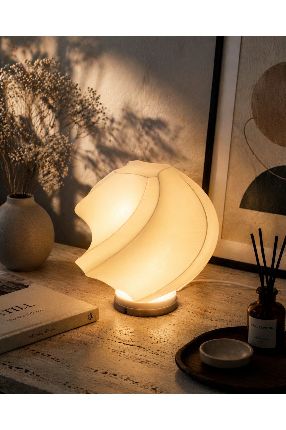 Shellora Glow – Tasarım Masa Lambası
