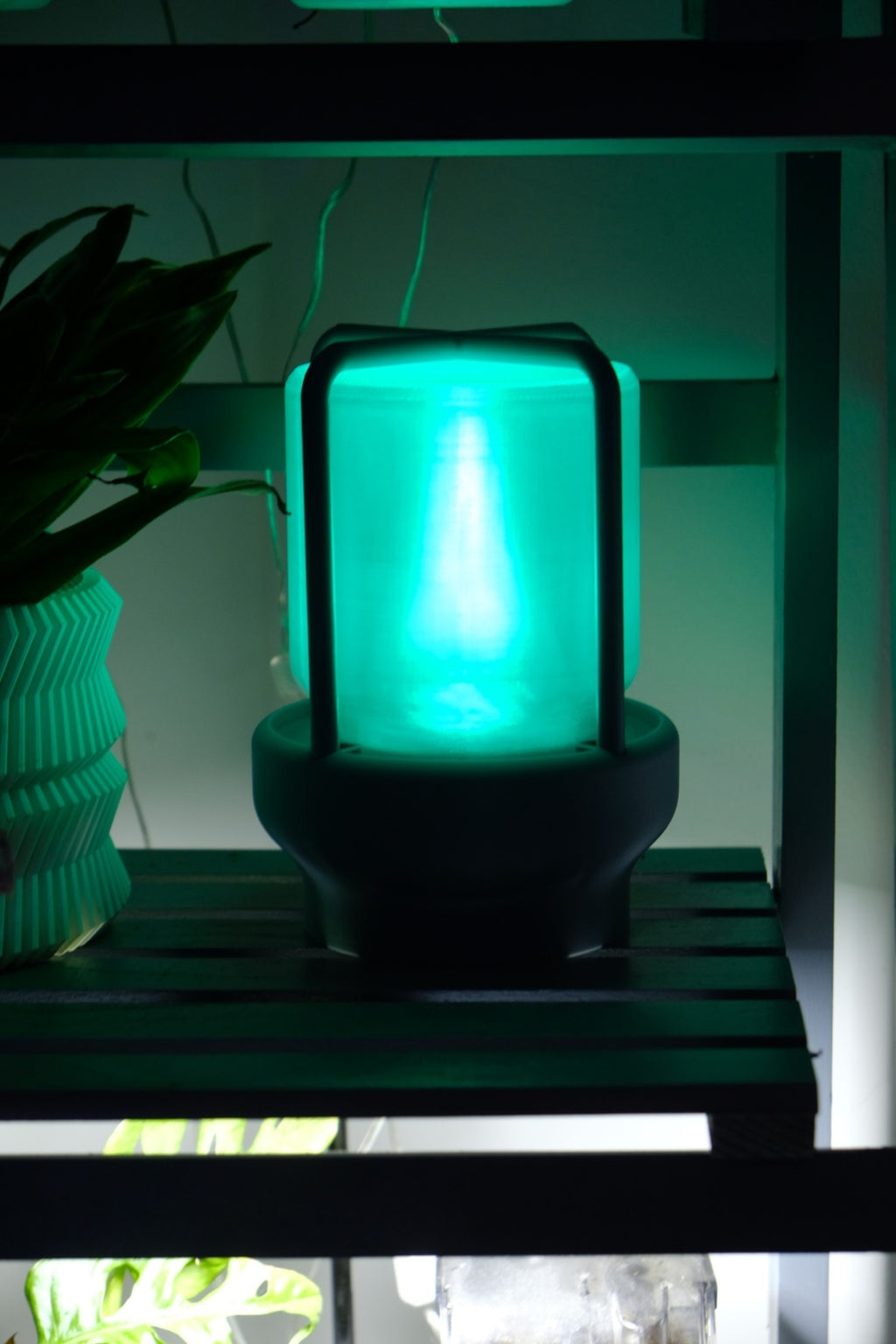 Modern Minimalist LED Gece Lambası – Dekoratif Ortam Işığı | 3 Renk Seçeneği