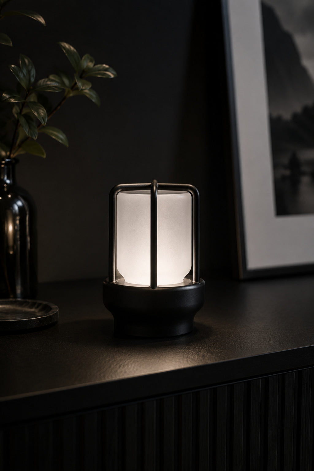 Modern Minimalist LED Gece Lambası – Dekoratif Ortam Işığı | 3 Renk Seçeneği