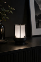 Modern Minimalist LED Gece Lambası – Dekoratif Ortam Işığı | 3 Renk Seçeneği