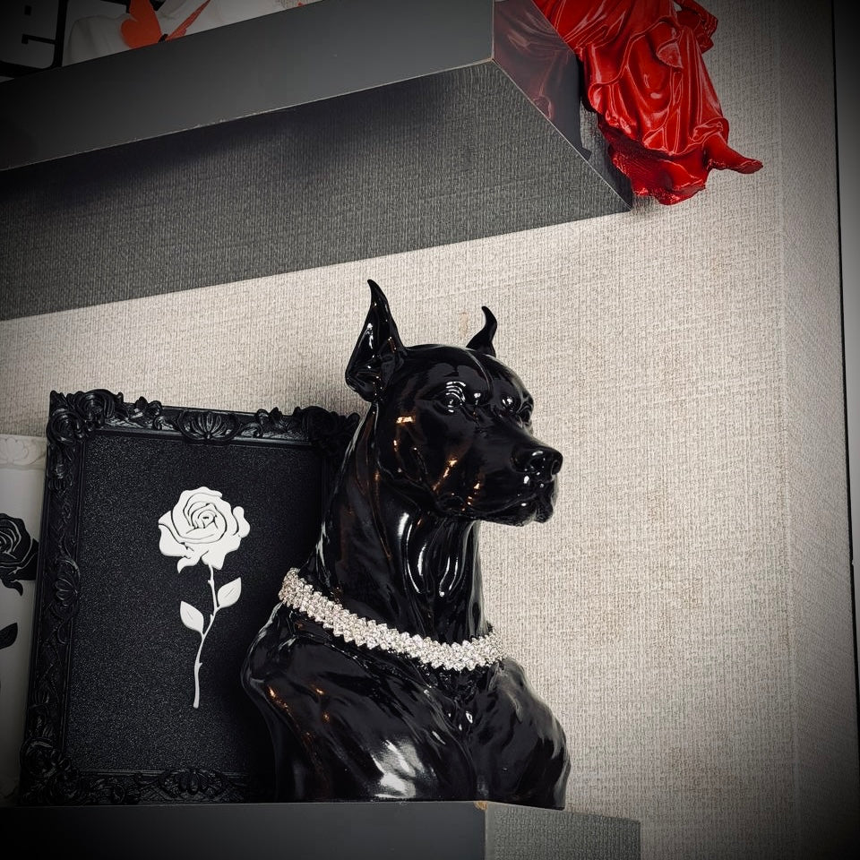 Vegas Deborman Pırlanta Kolyeli Lüks Dekoratif Doberman Figürü
