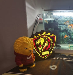 Aslan masa lambası ve aslan figürü
