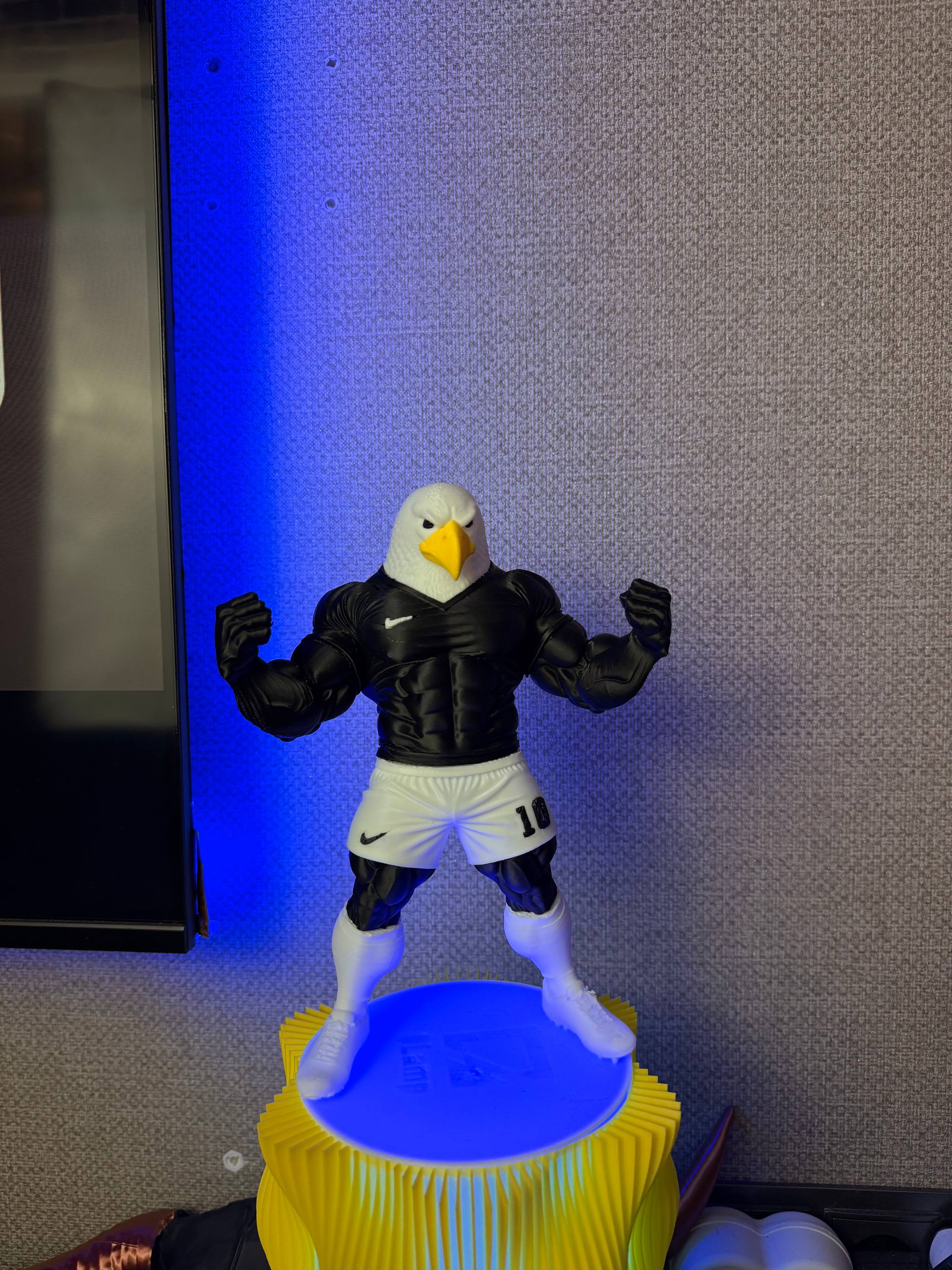 PREMIUM KARTAL MASKOT FİGÜR